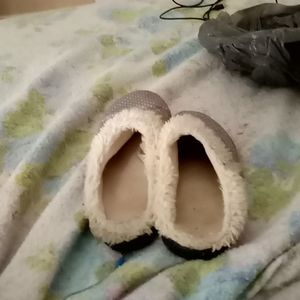 Polka dotted slippers with furr inside